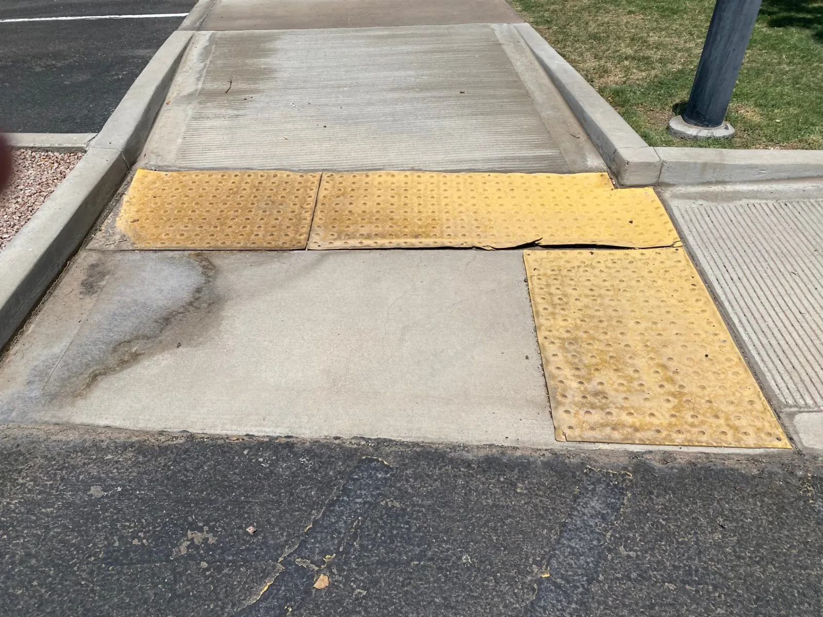 Commercial asphalt paving, sealcoating, and concrete work by American Asphalt in Arizona