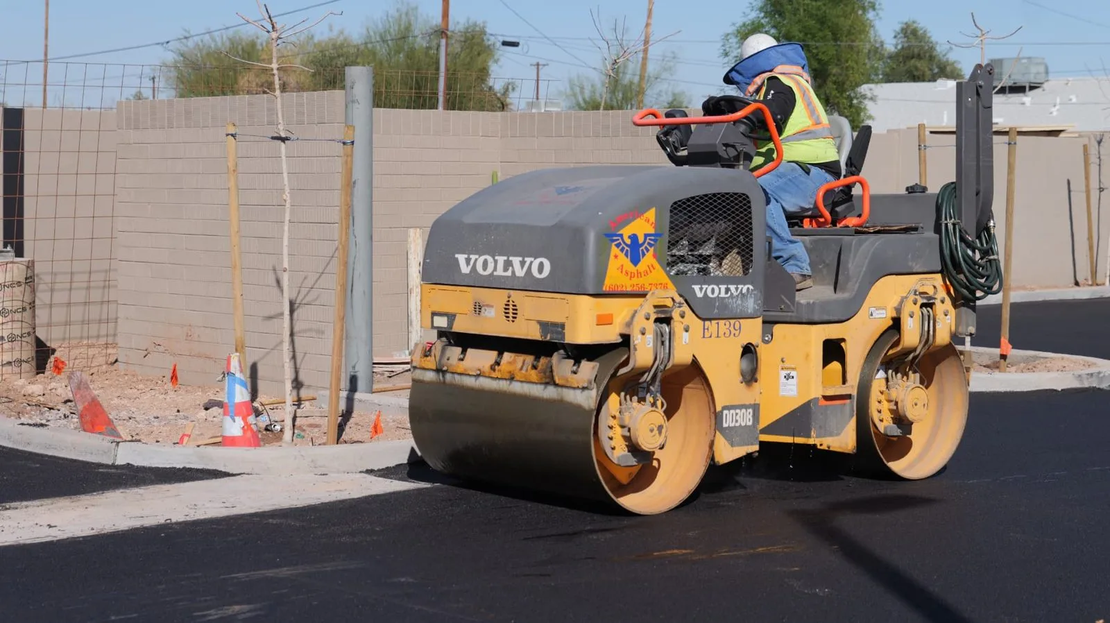 Commercial asphalt paving, sealcoating, and concrete work by American Asphalt in Arizona