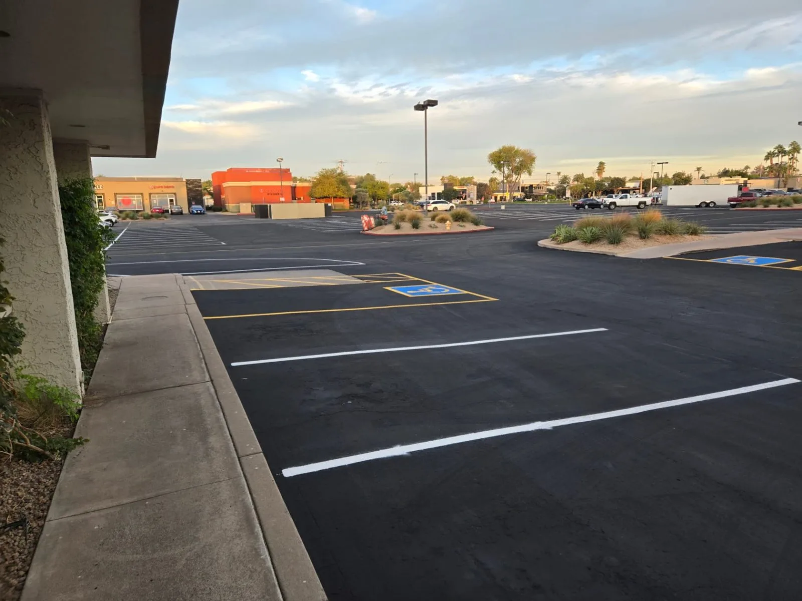 Commercial asphalt paving, sealcoating, and concrete work by American Asphalt in Arizona