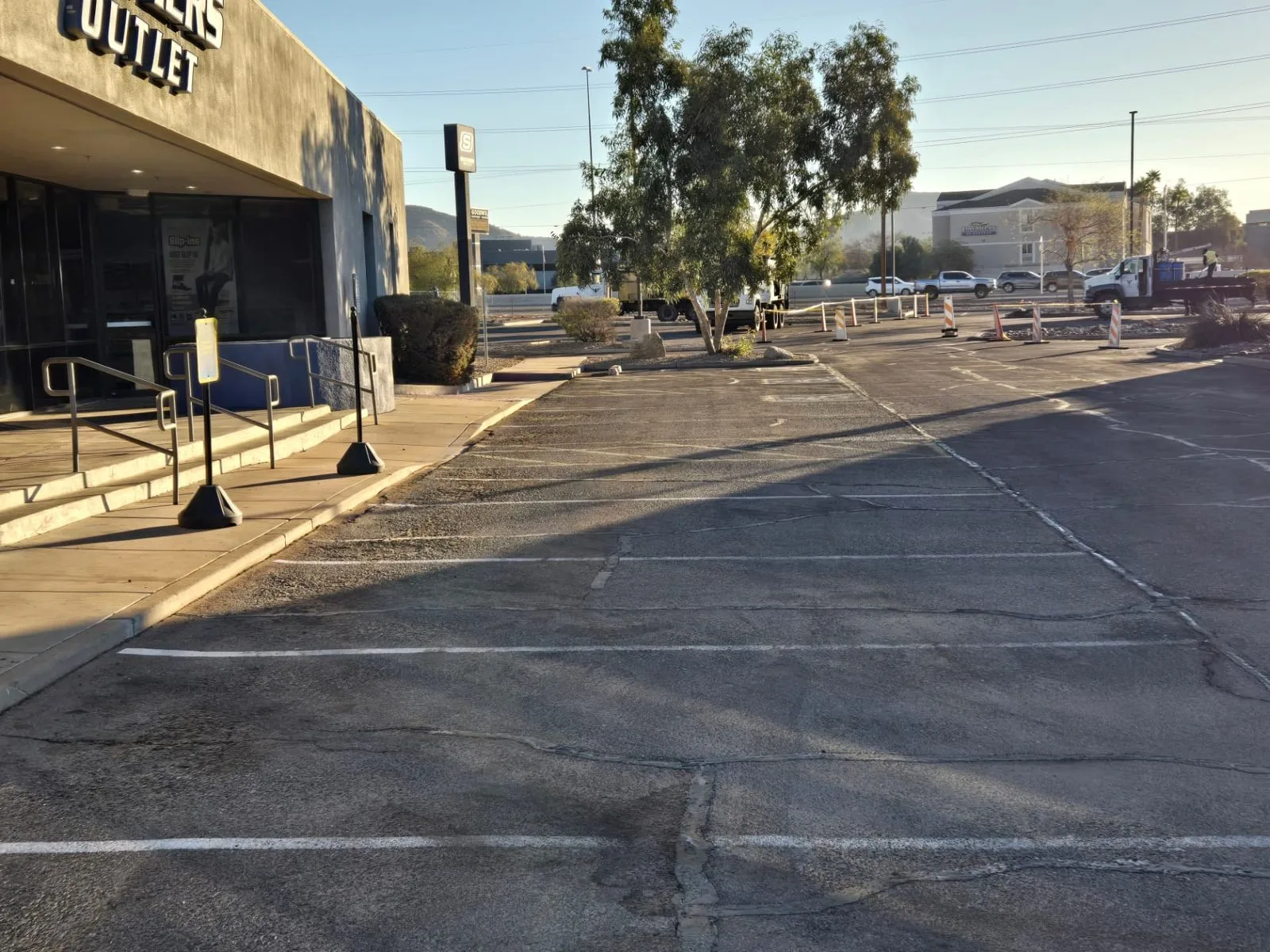Commercial asphalt paving, sealcoating, and concrete work by American Asphalt in Arizona