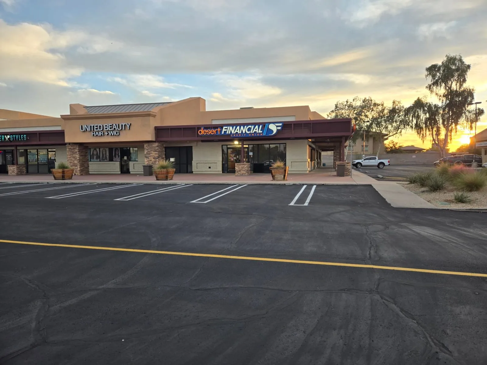 Commercial asphalt paving, sealcoating, and concrete work by American Asphalt in Arizona