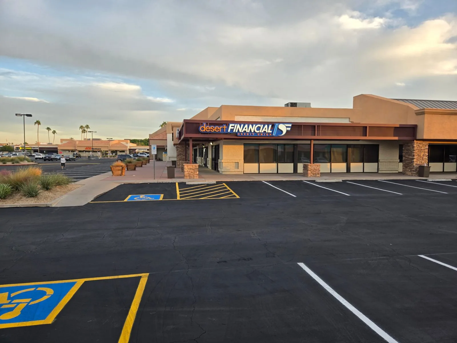 Commercial asphalt paving, sealcoating, and concrete work by American Asphalt in Arizona