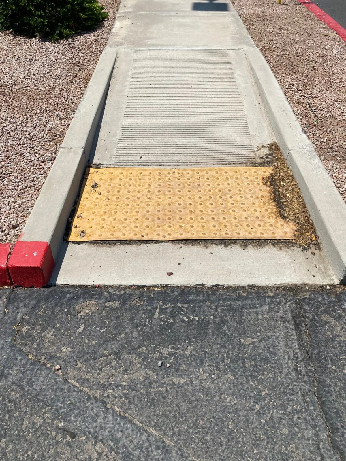 Commercial asphalt paving, sealcoating, and concrete work by American Asphalt in Arizona