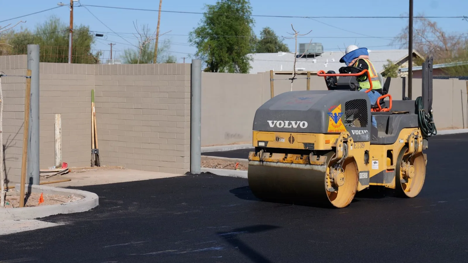 Commercial asphalt paving, sealcoating, and concrete work by American Asphalt in Arizona