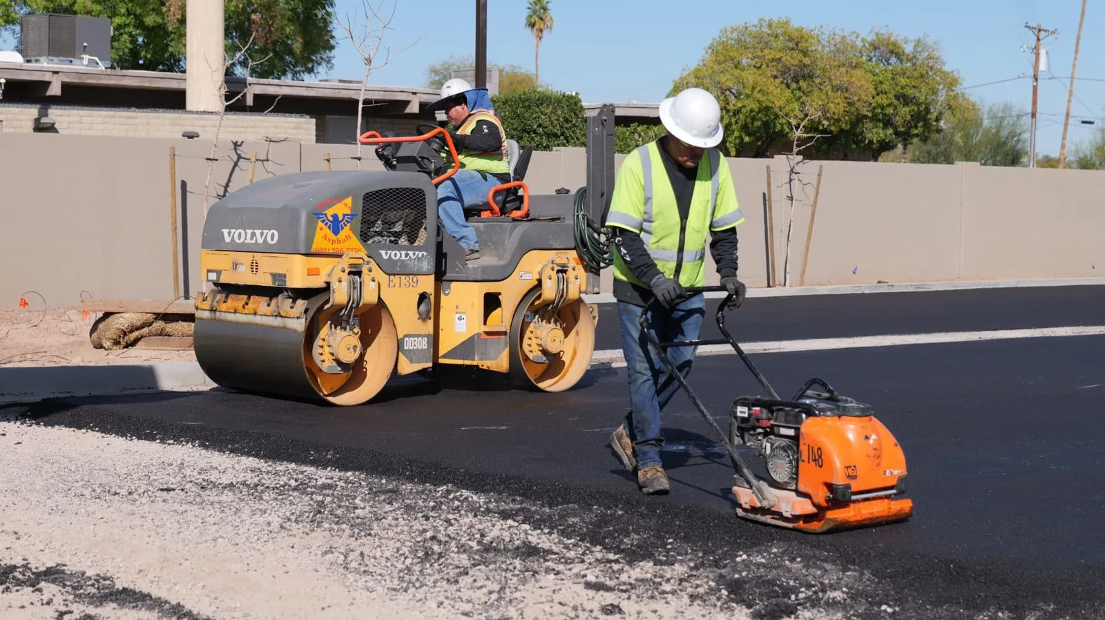 Commercial asphalt paving, sealcoating, and concrete work by American Asphalt in Arizona